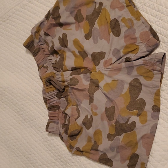 Mountain Hard Wear Coveland Women's Short - Picture 5 of 15